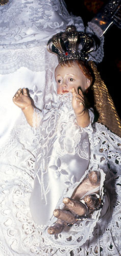 Saya Blanca de Novia (Sra. Amparo)